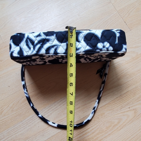 Vera Bradley Cute Purse - Picture 9 of 9